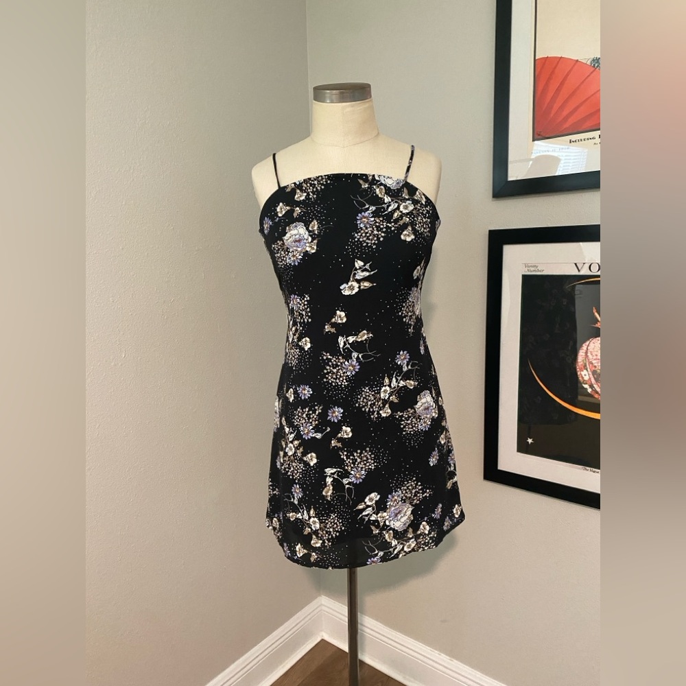 Mi Ami Shift Dress